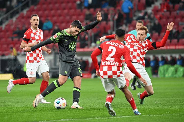 奥格斯堡球队在主场全取三分，开启胜利连串的简单介绍