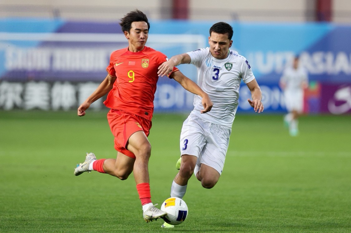 逐鹿风云，国内足球联赛局势扑朔迷离