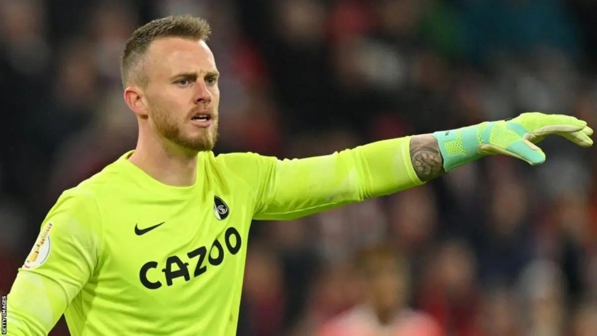 弗赖堡队门将表现出色，成为球队稳定后防