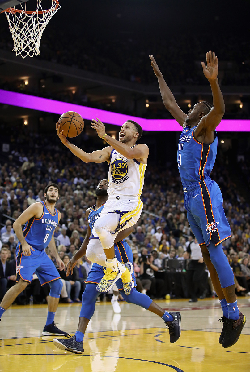 火箭险胜太阳，库里关键制胜