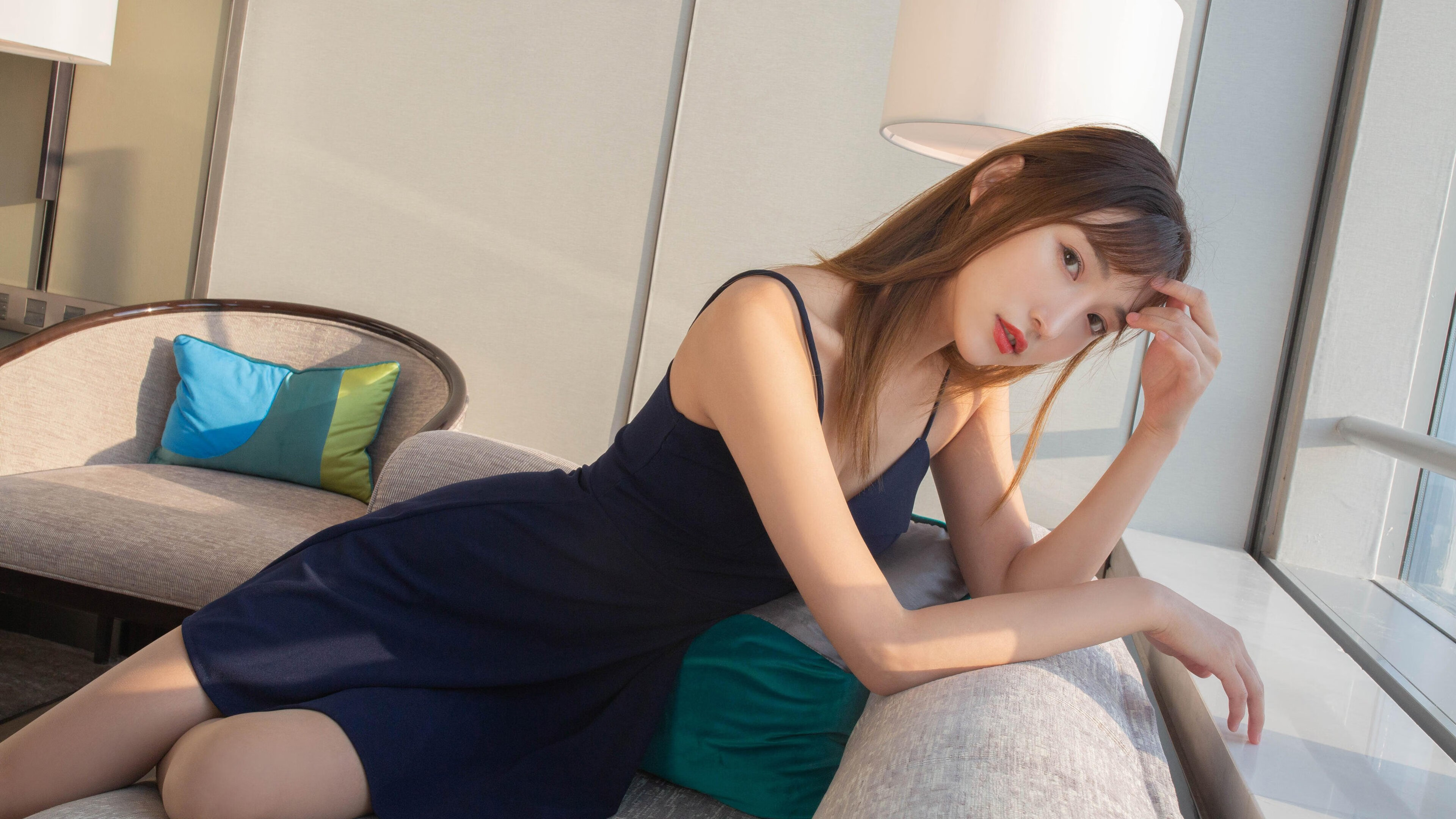 同夜双星闪耀，当NBA奇才鏖战加时，足球浓眉在欧冠之巅完成致命接管