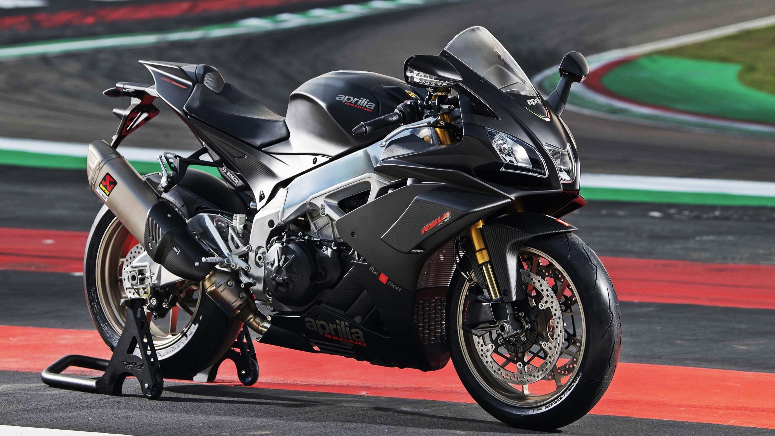 2026世界杯之夜，41岁的莫德里奇把绿茵场变成了他的棋盘