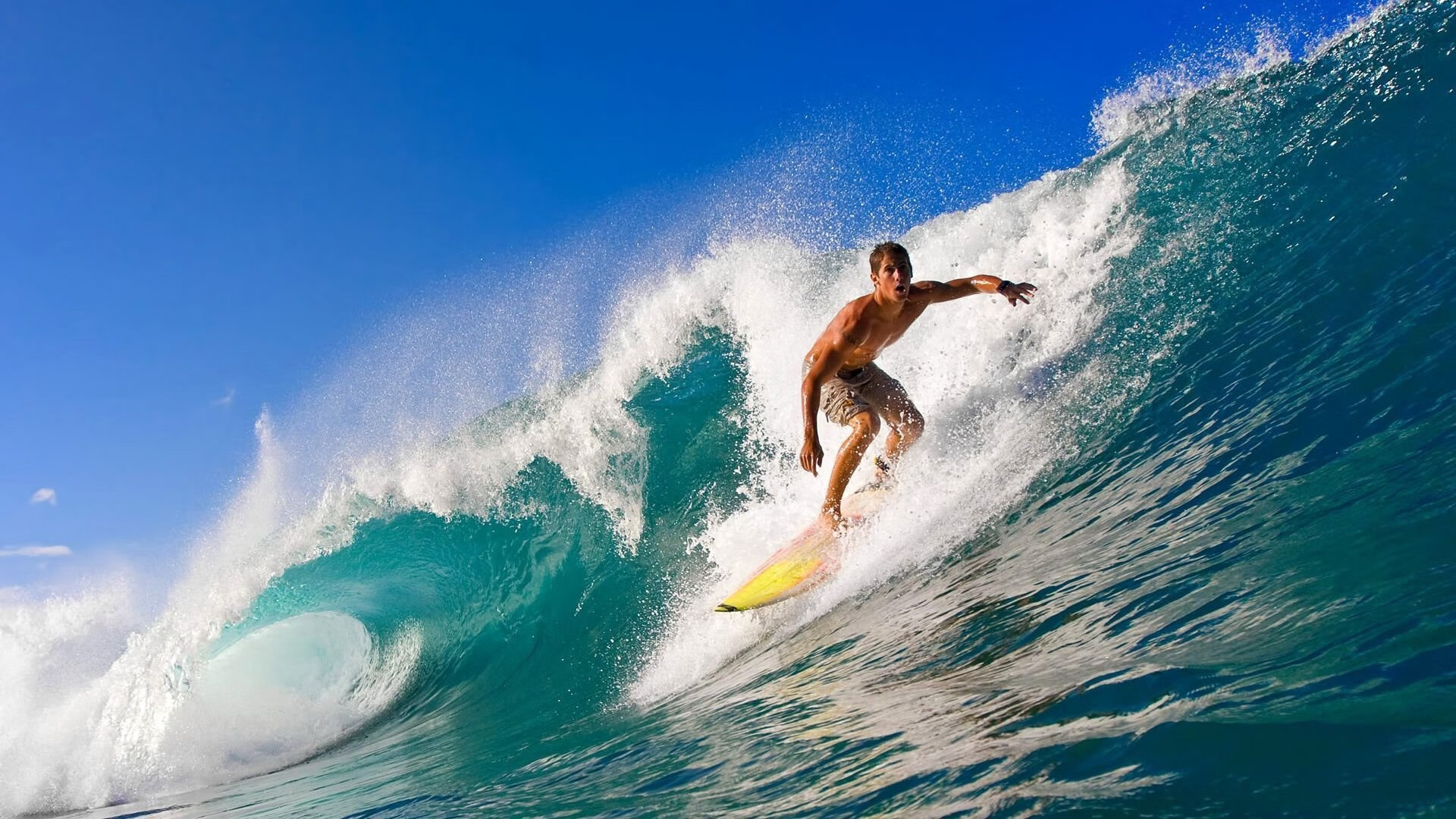 极速与草皮的二重奏，当街道赛的嘶吼遇见喀麦隆绝杀红牛的史诗